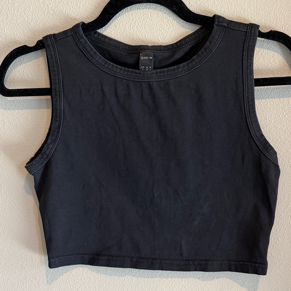 SHEIN Black Crop Tank Top